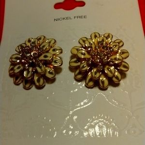 White flower with rhinestones earrings